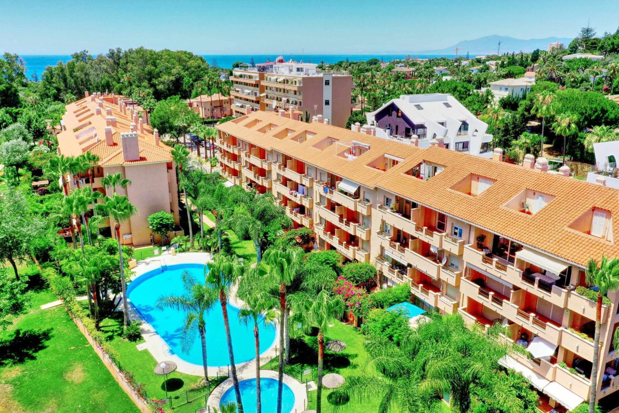 1039 Front 2 Line Penthouse Appartamento